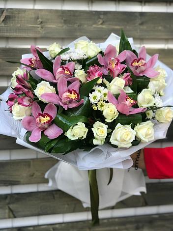 Букет цветов из: Розы и Хризантемы в Первомайском Удмуртская республика
