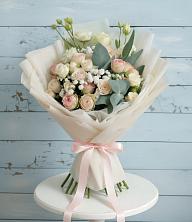 Букет цветов из:  Розы и Лизиантусы в Первомайском Удмуртская республика