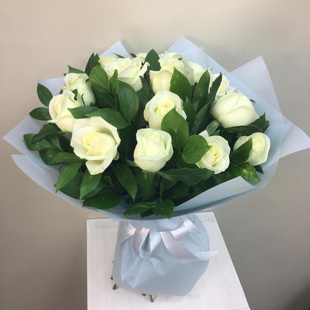 Букет 15 Белых роз Проуд в Первомайском Удмуртская республика
