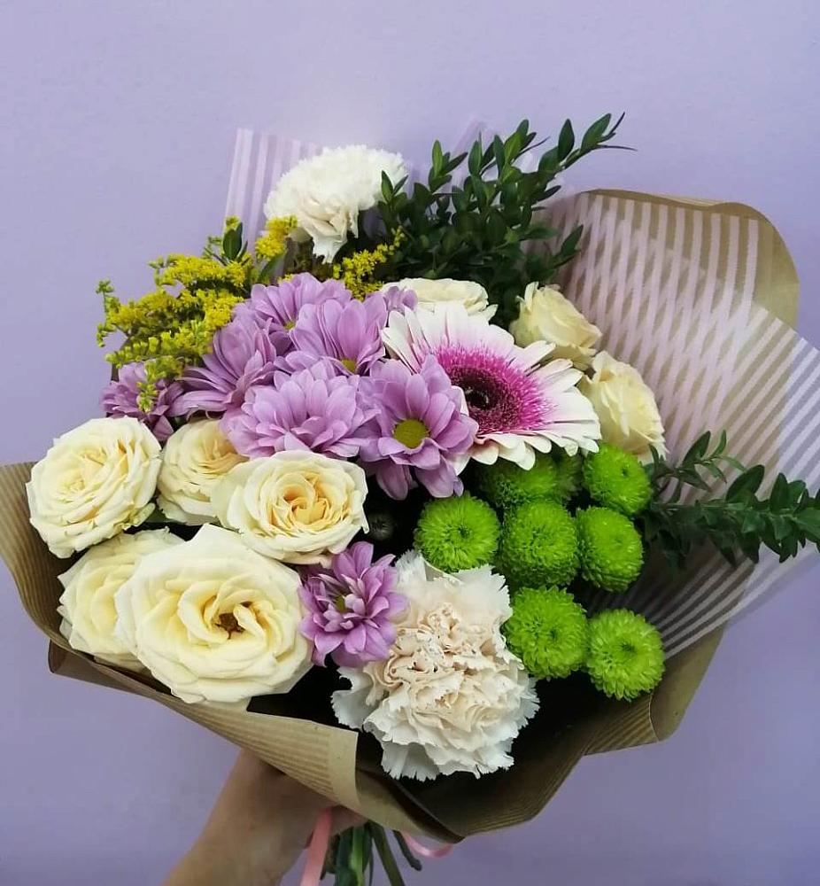 Букет цветов из: Хризантемы, Розы, Гвоздики и Герберы в Первомайском Удмуртская республика