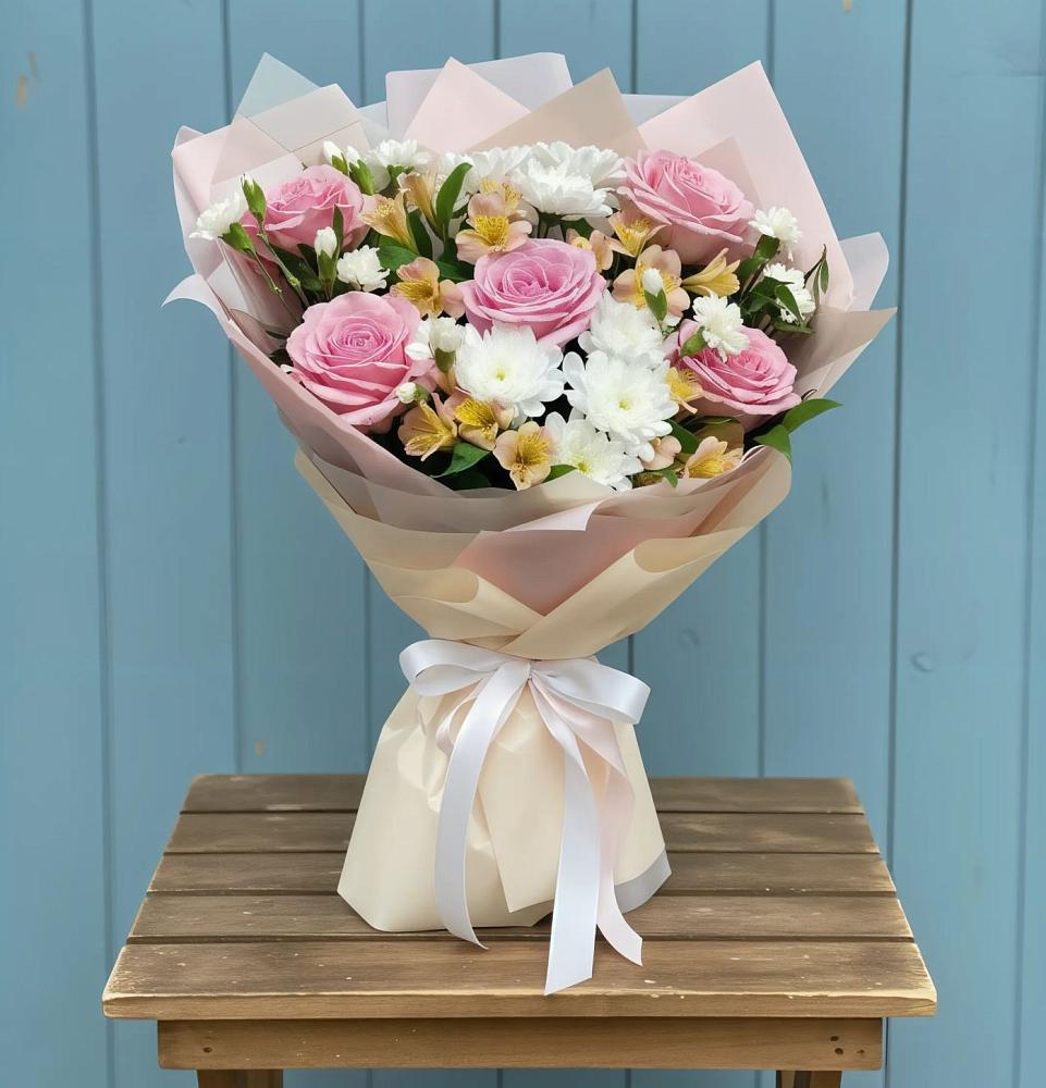 Букет цветов из: Гвоздики, Орхидеи и Розы в Первомайском Удмуртская республика