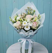 Букет цветов из:  Розы и Лизиантусы в Первомайском Удмуртская республика