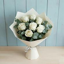 Букет Белые розы в Эвкалипте в Первомайском Удмуртская республика