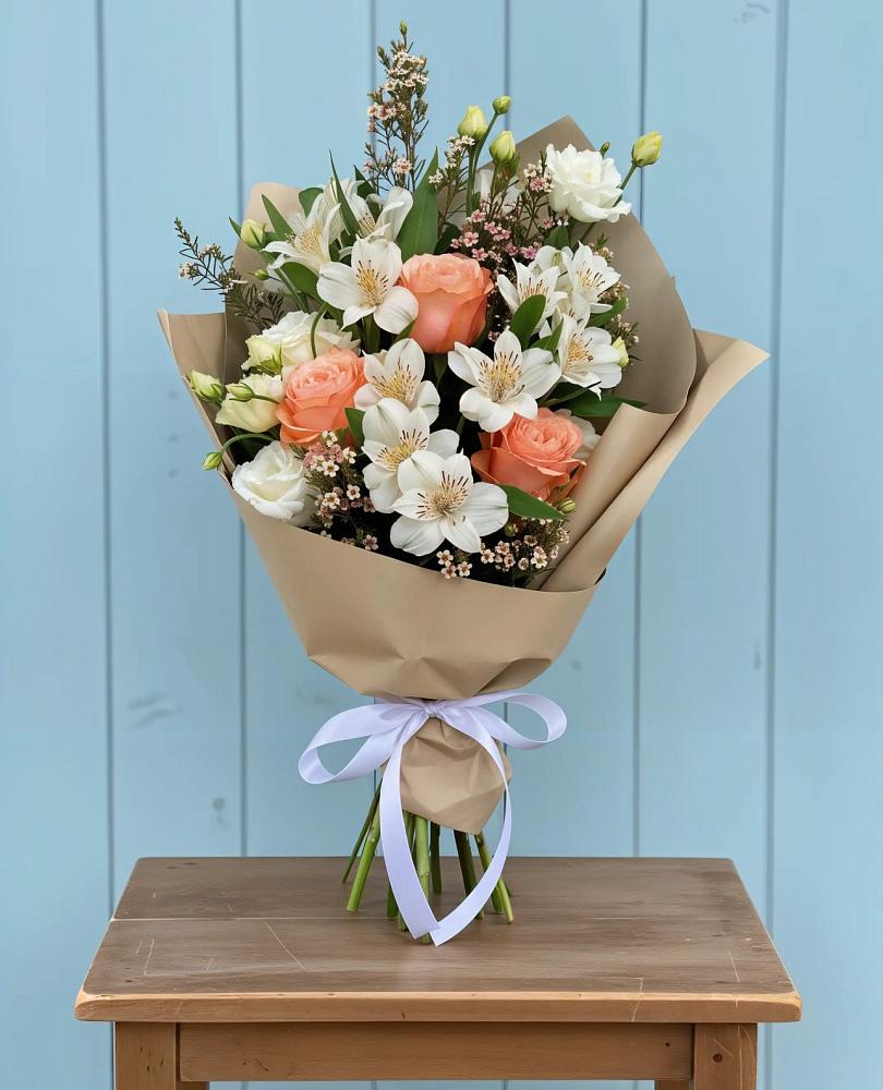 Букет цветов из: Альстромерии, Лизиантусы, Розы и Хризантемы в Первомайском Удмуртская республика