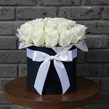 Цветочная композиция из Розы в шляпной коробке #REPLACE_PRED# Первомайском Удмуртская республика